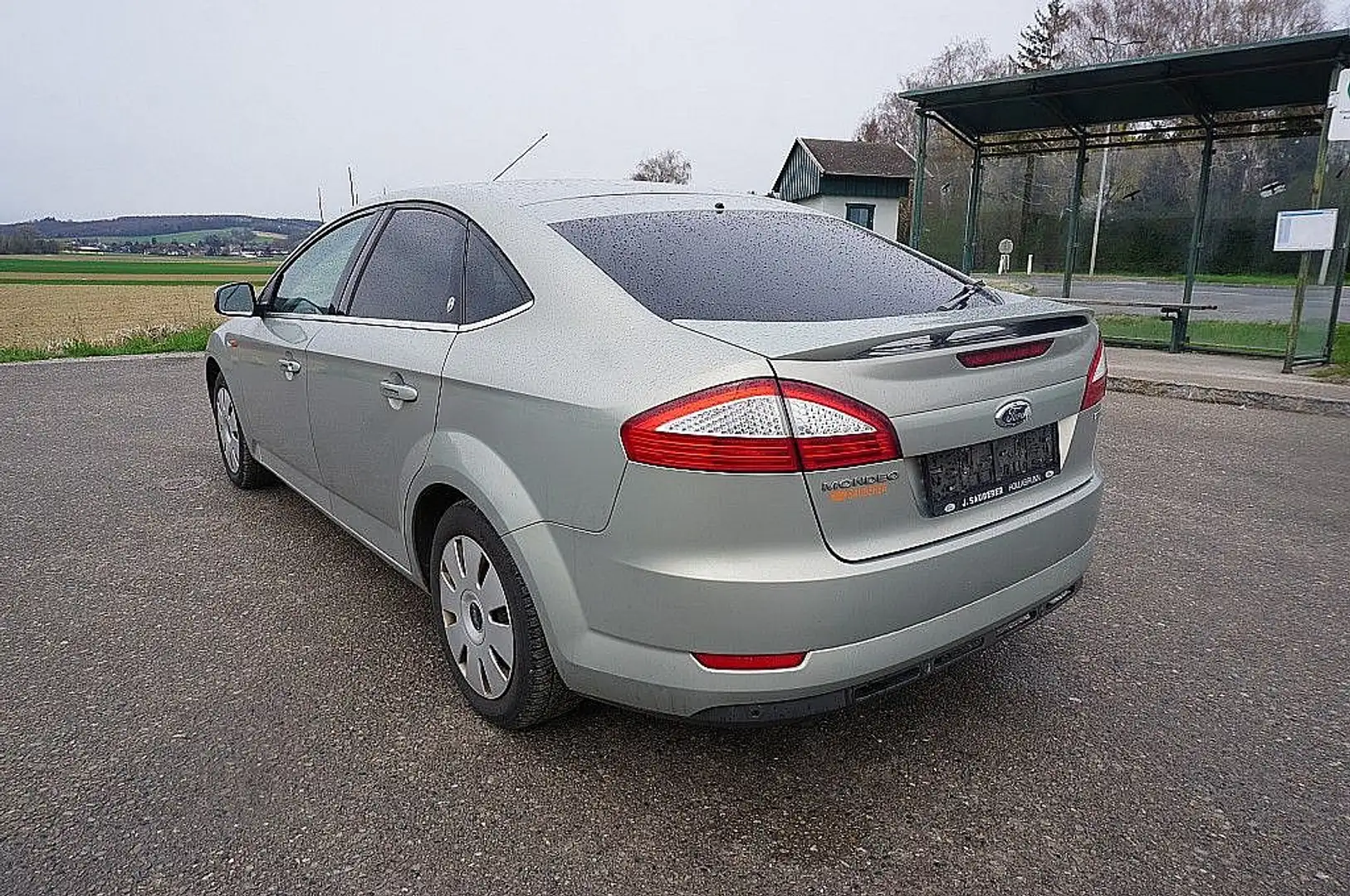 Vehicle image, number 6