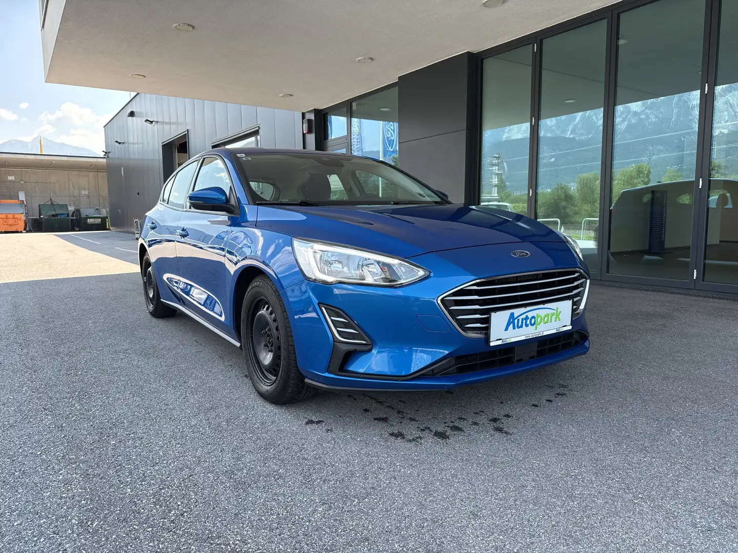 Vehicle image, number 3