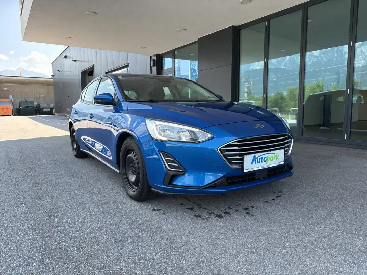 Additional image of the vehicle