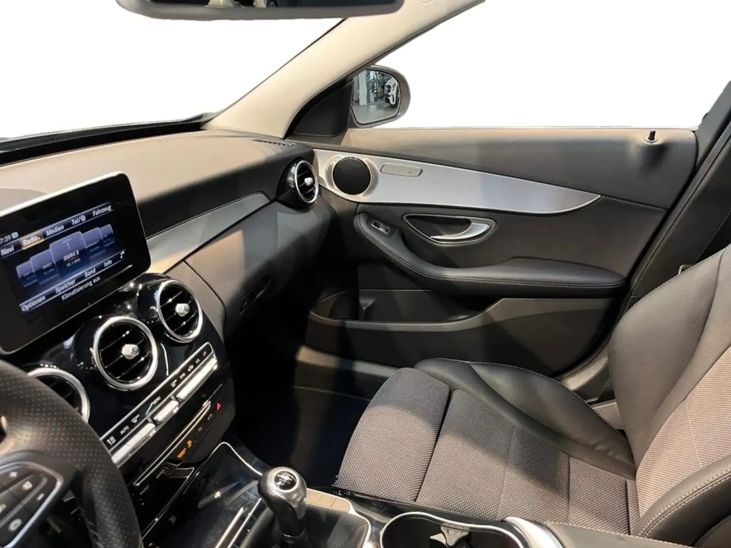 Vehicle image, number 6