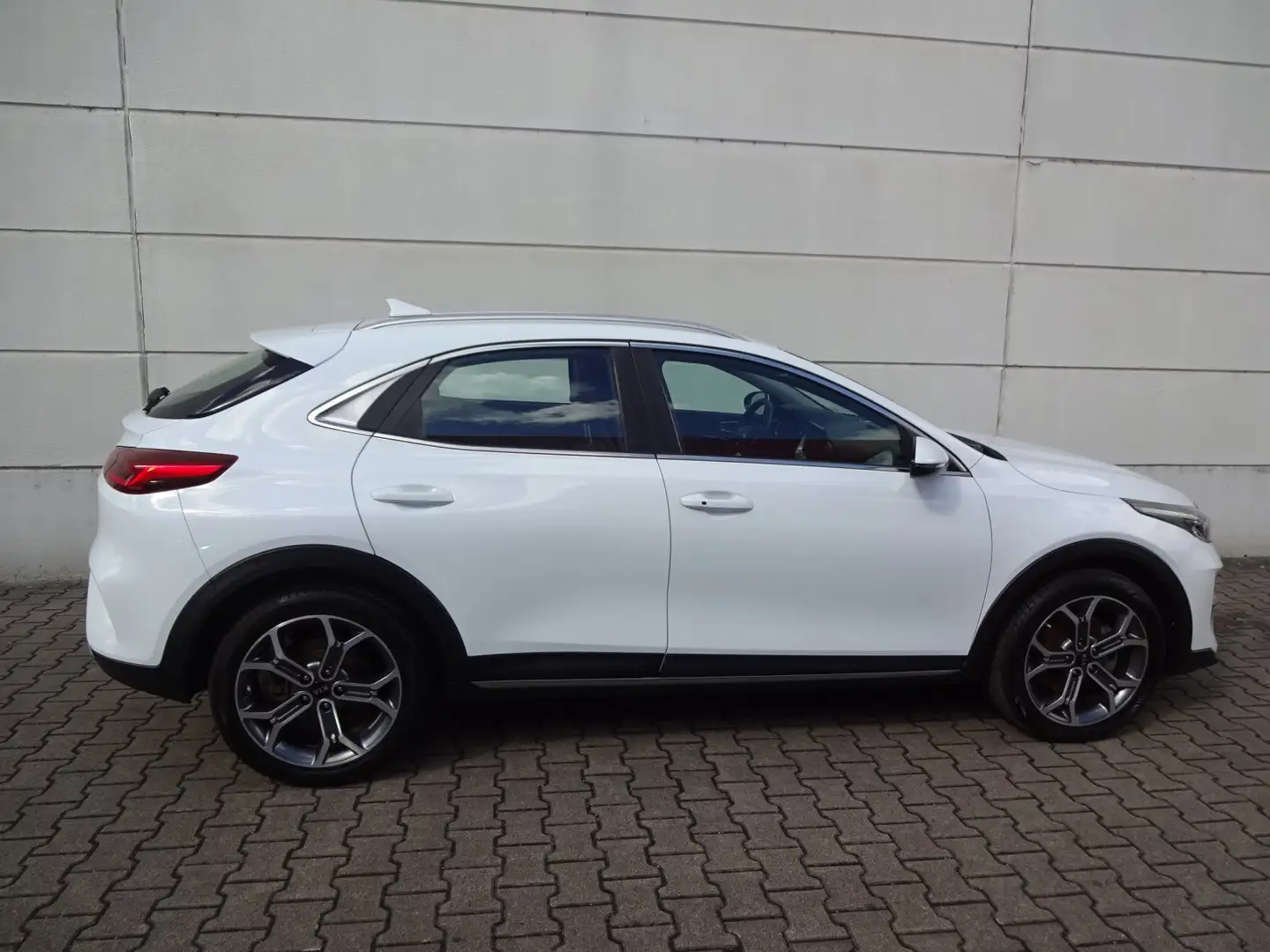 Vehicle image, number 19