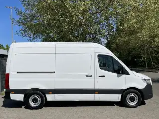 Vehicle image thumbnail, number 4