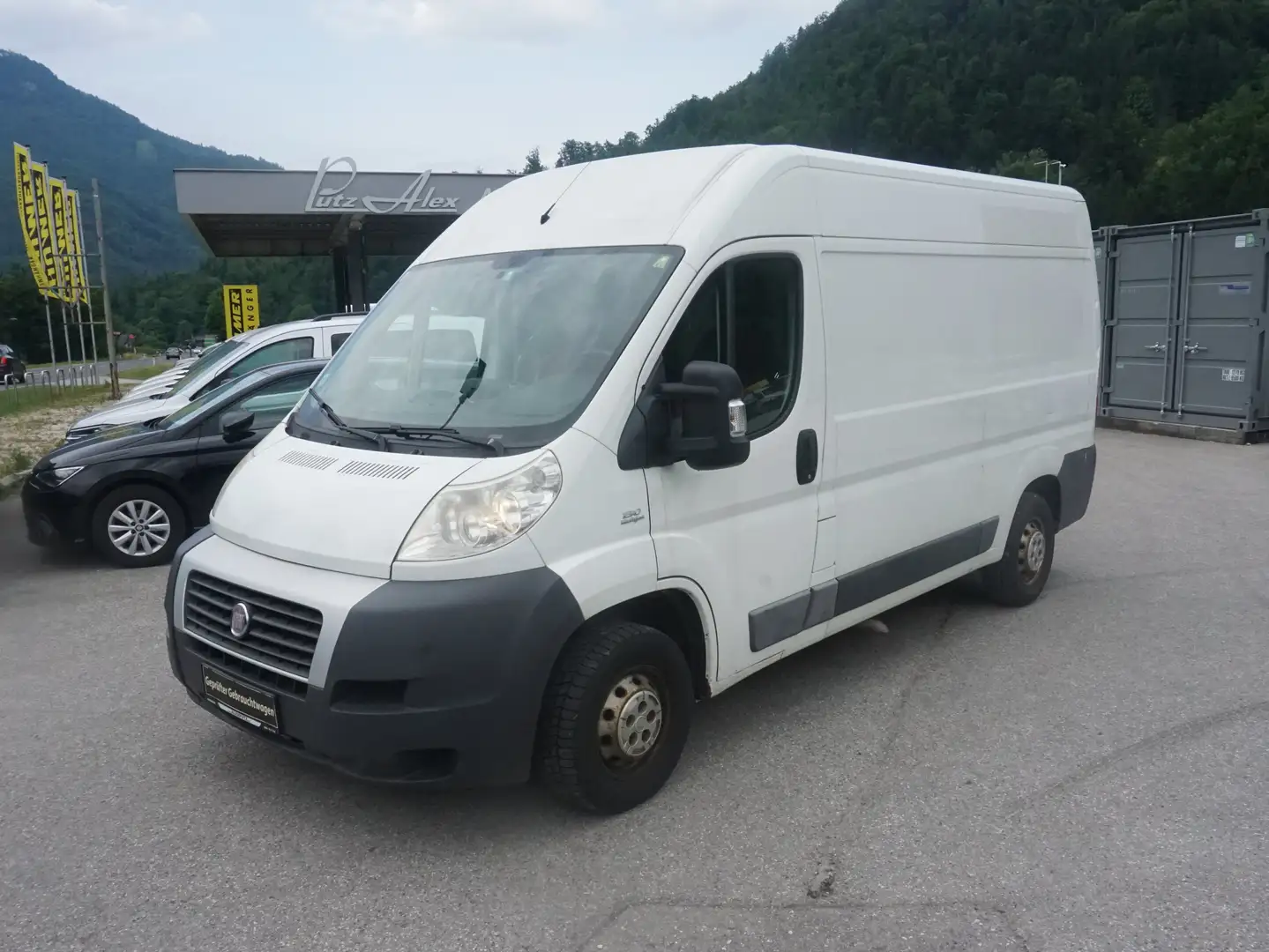 Vehicle image, number 2