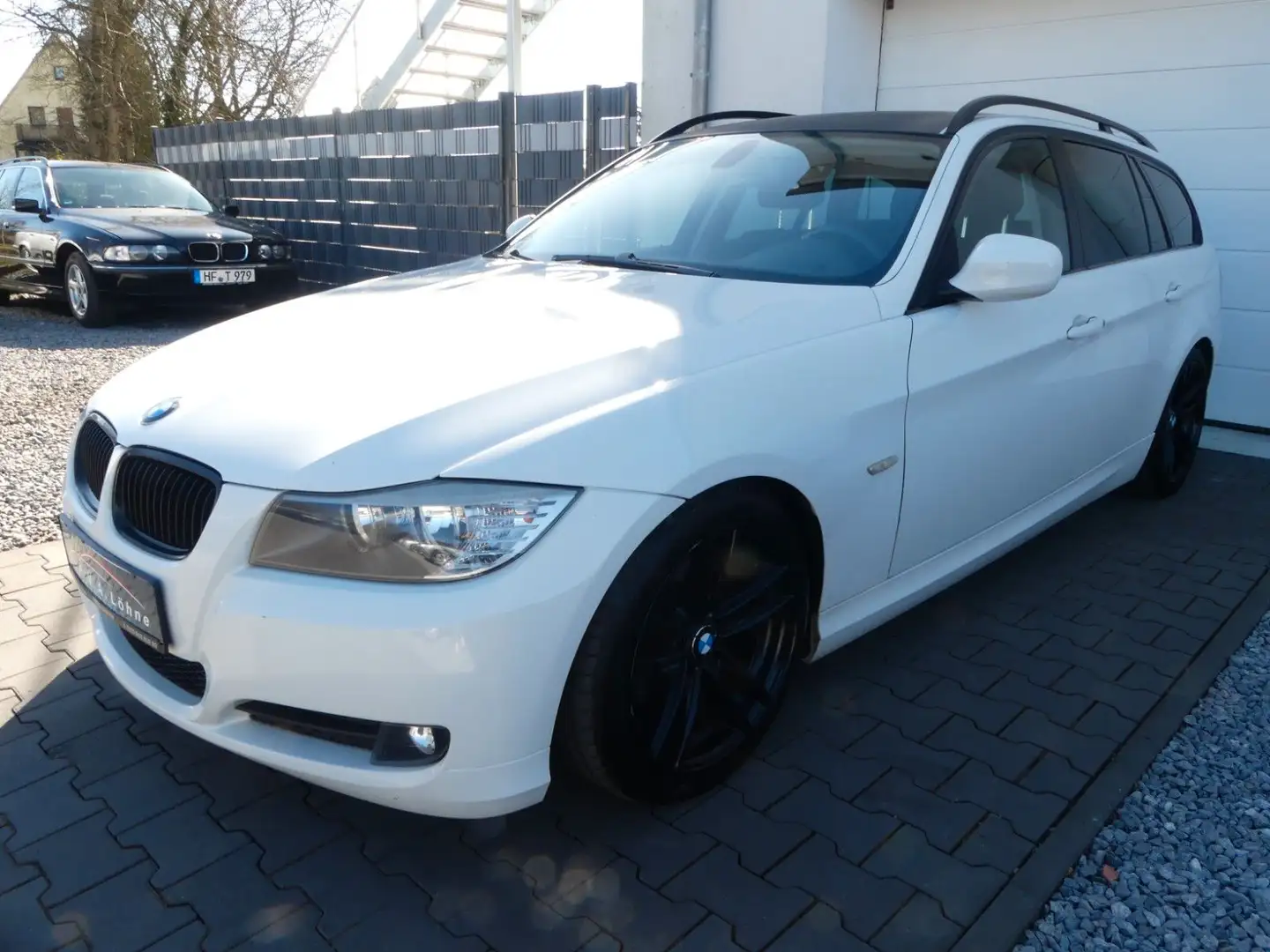 Vehicle image, number 2