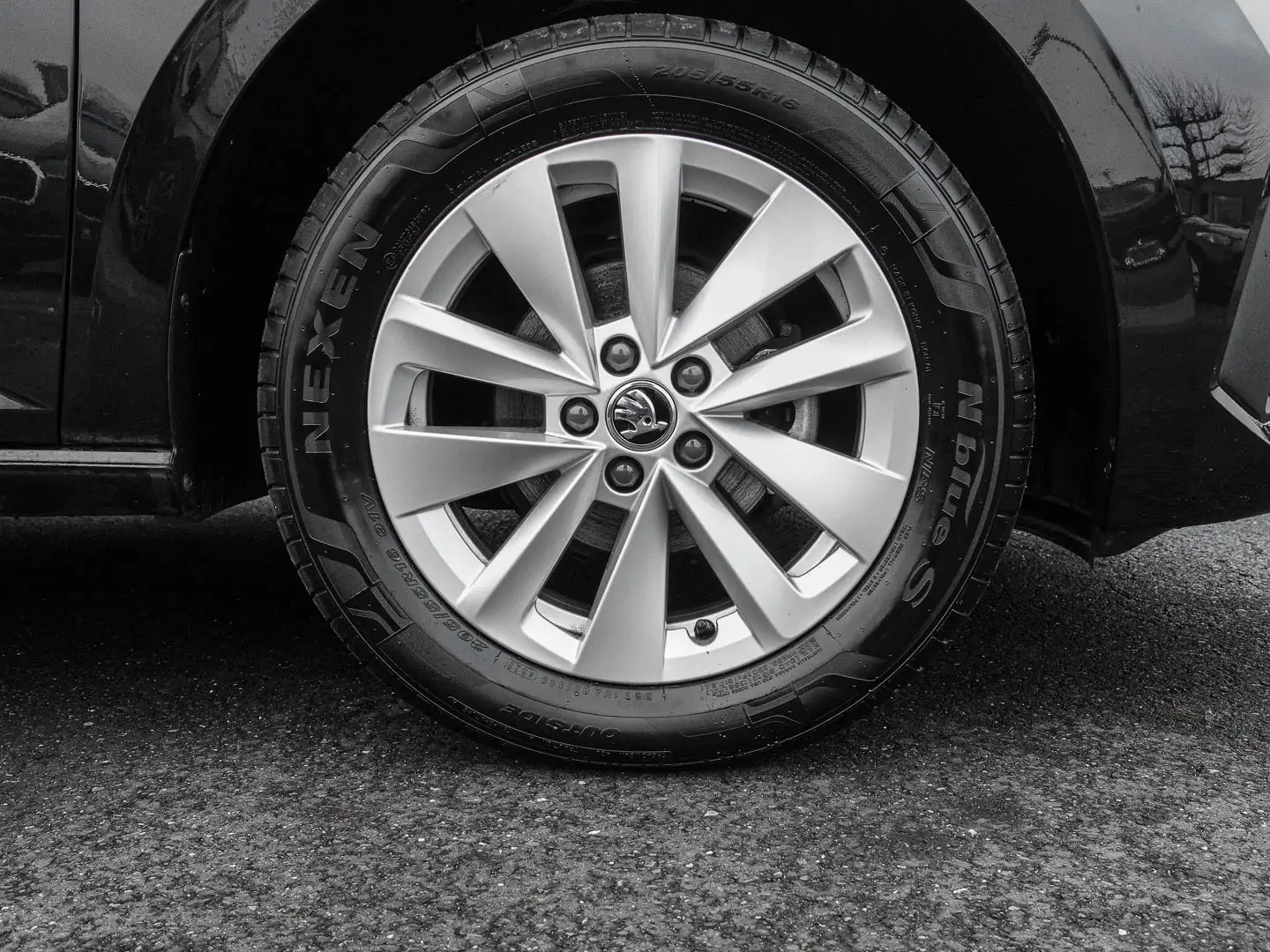 Vehicle image, number 7
