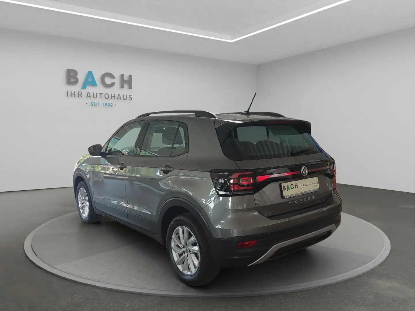 Vehicle image, number 6