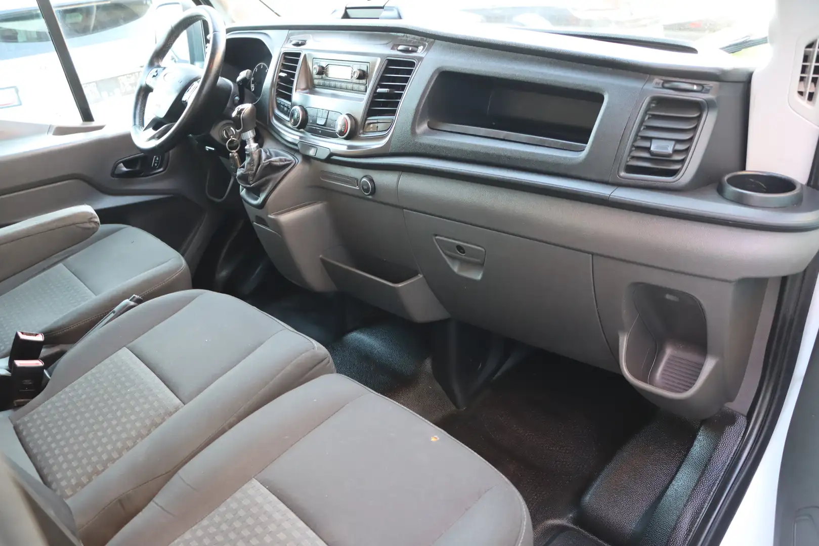 Vehicle image, number 9