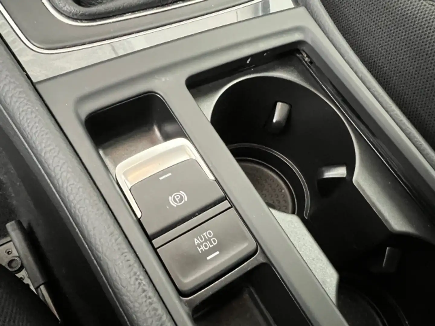 Vehicle image, number 15