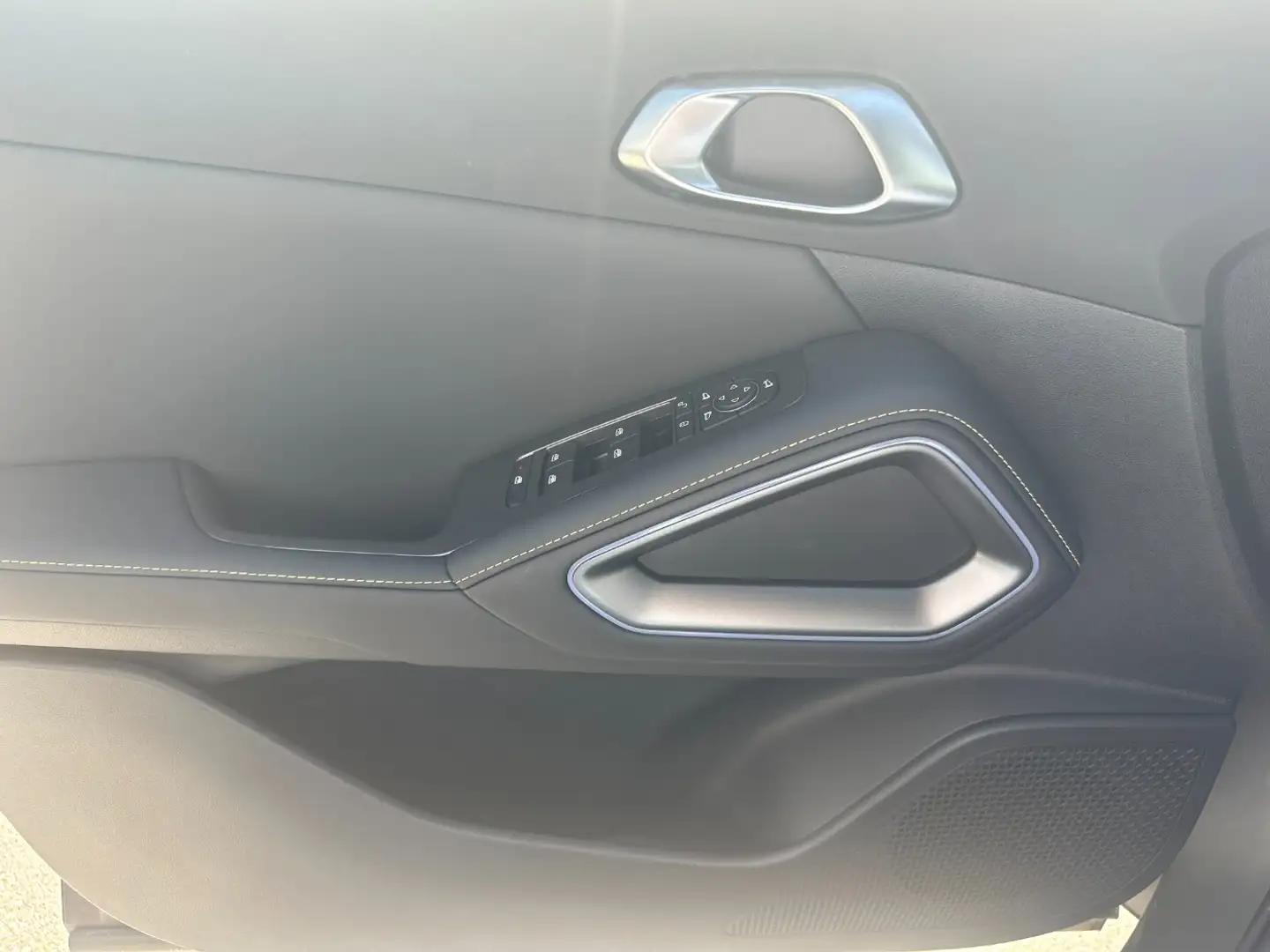 Vehicle image, number 15