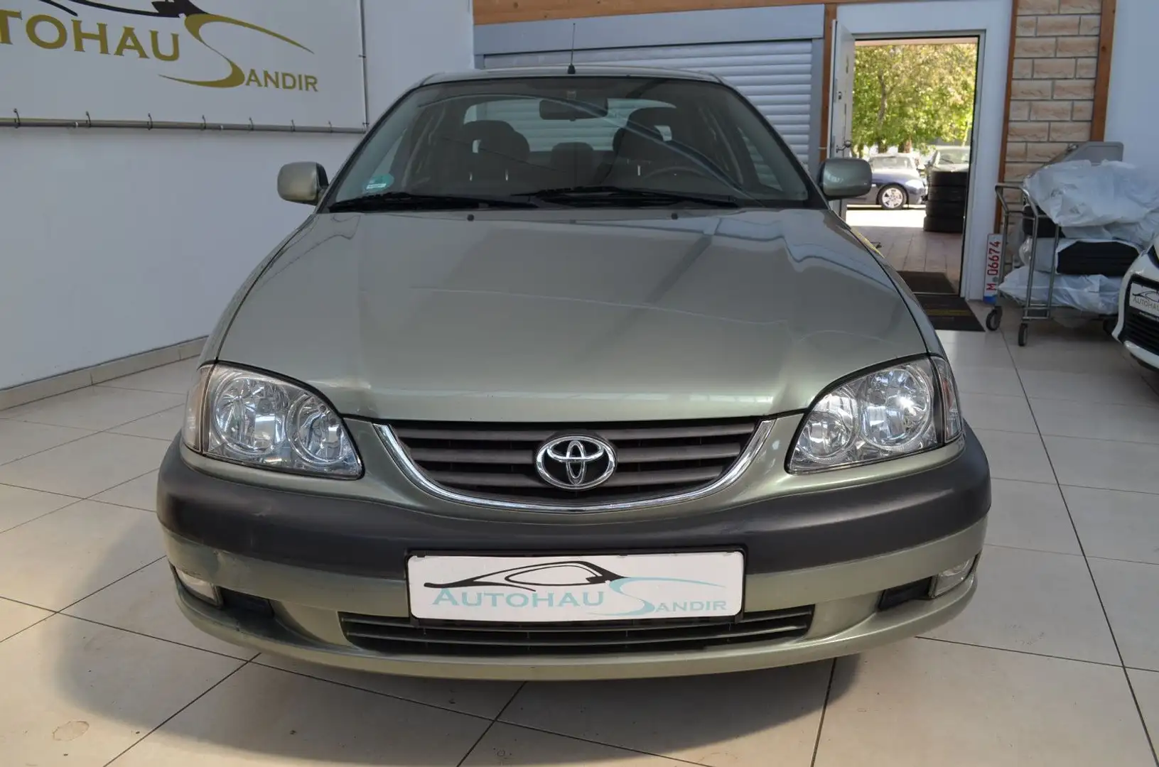 Vehicle image, number 3
