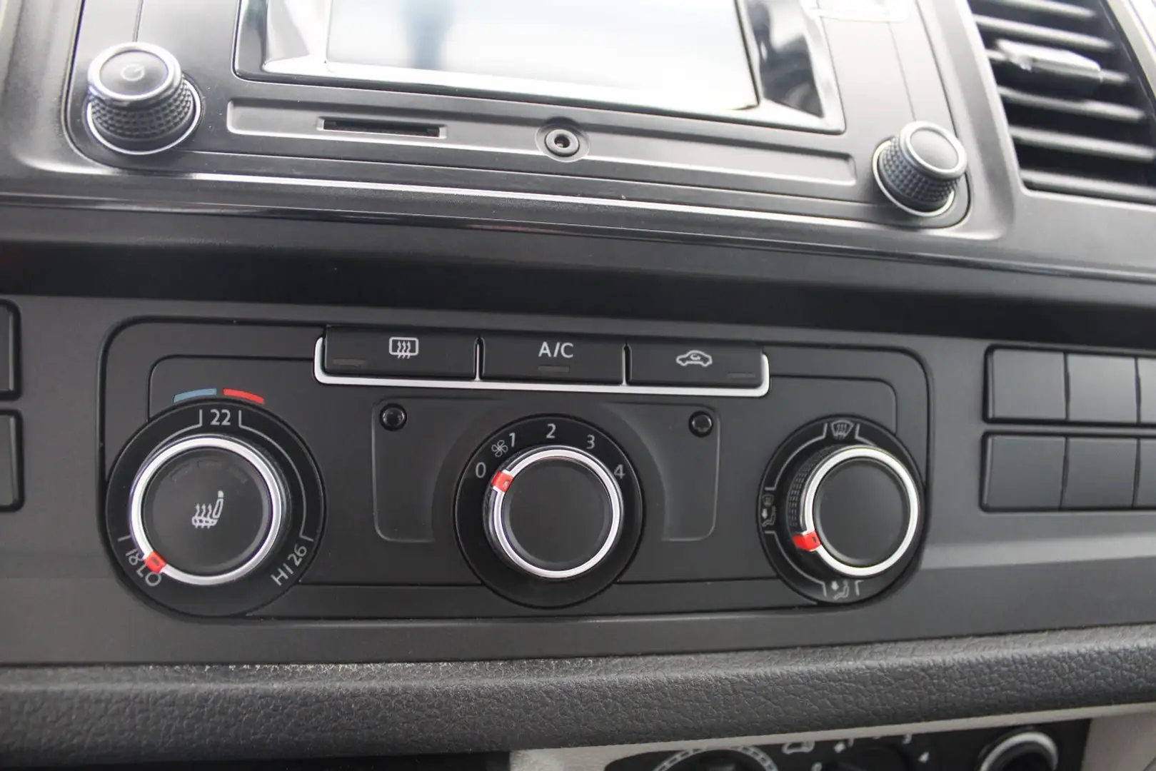 Vehicle image, number 19