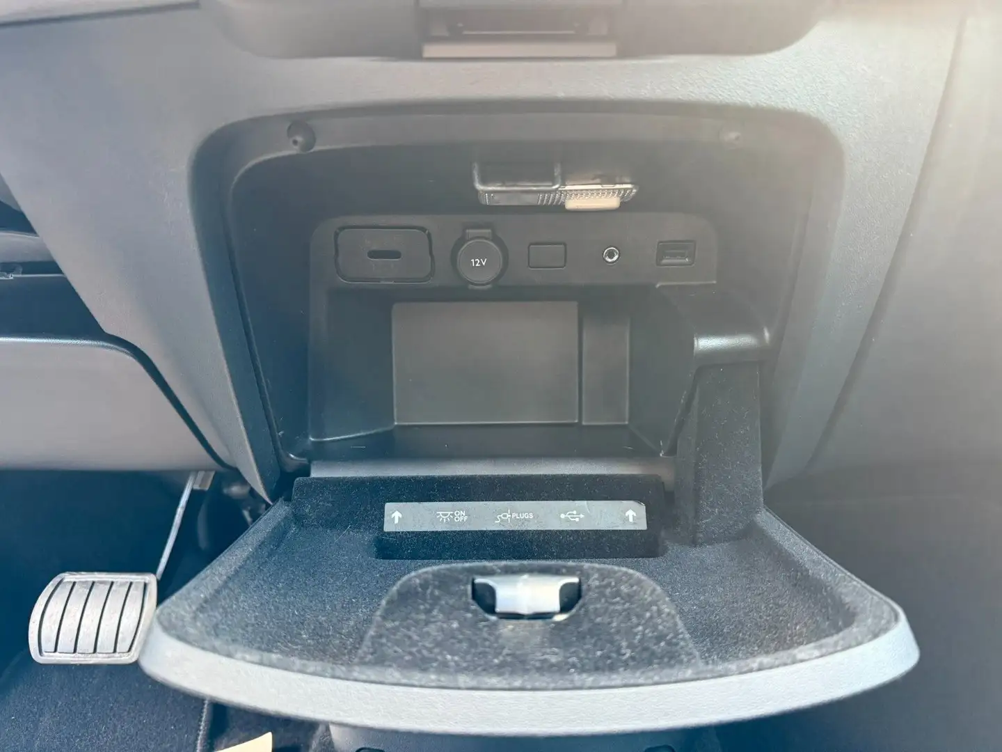Vehicle image, number 9