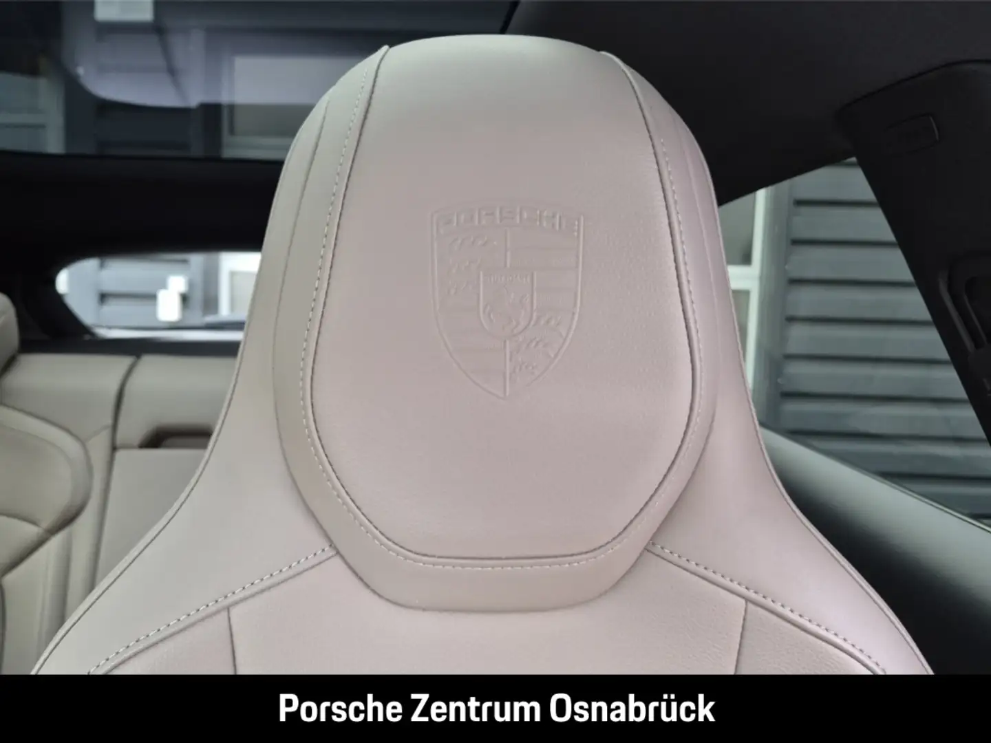 Vehicle image, number 12