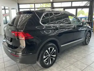 Vehicle image thumbnail, number 6