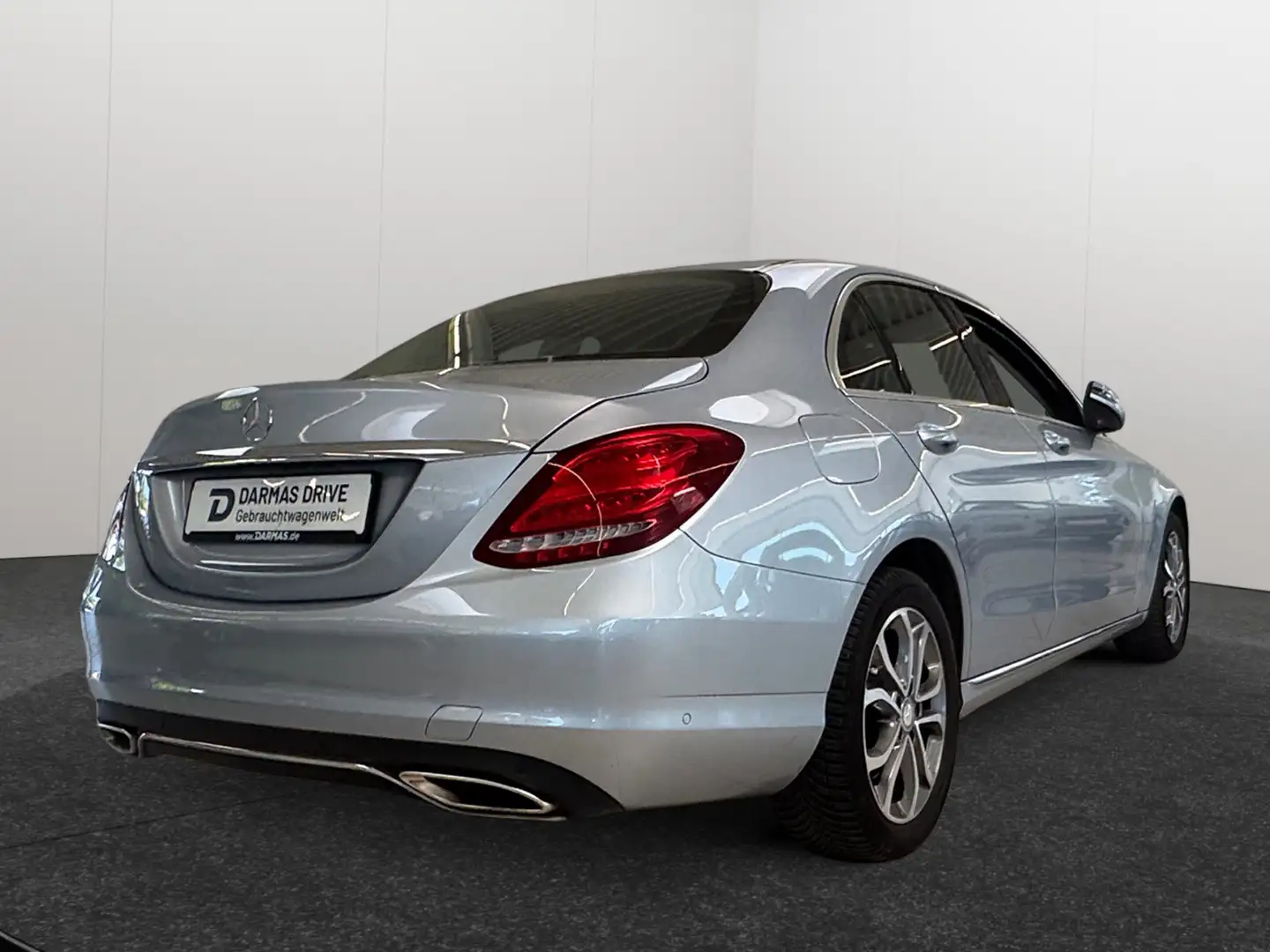 Vehicle image, number 6