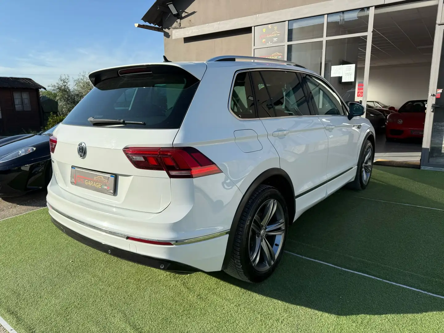Vehicle image, number 6