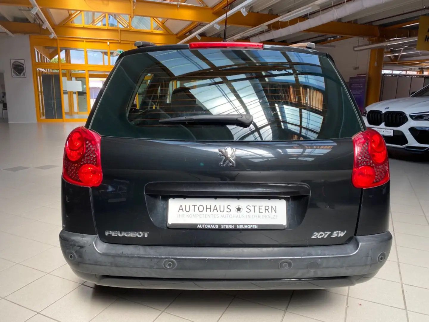 Vehicle image, number 4