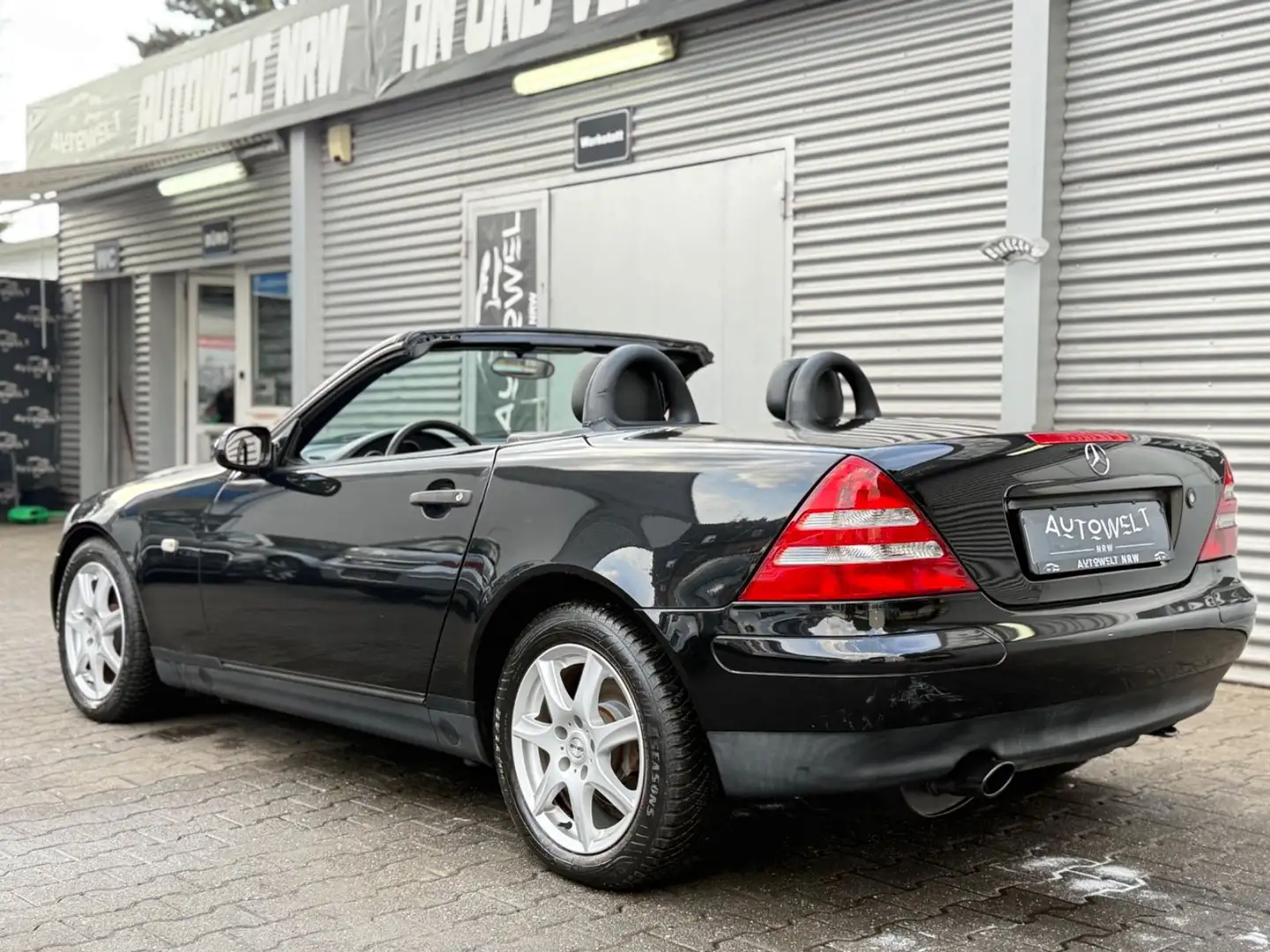 Vehicle image, number 9