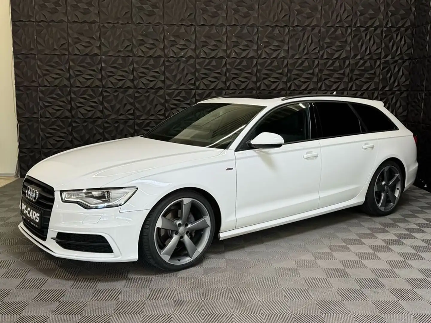 Vehicle image, number 4