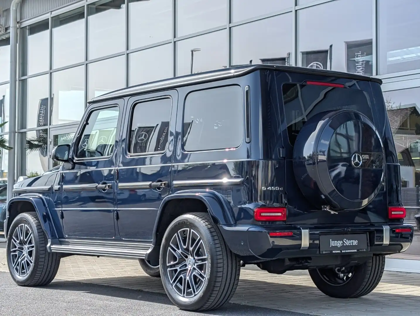 Vehicle image, number 4