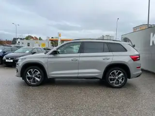 Vehicle image thumbnail, number 6