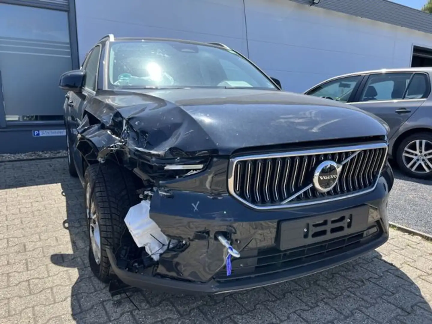 Vehicle image, number 4