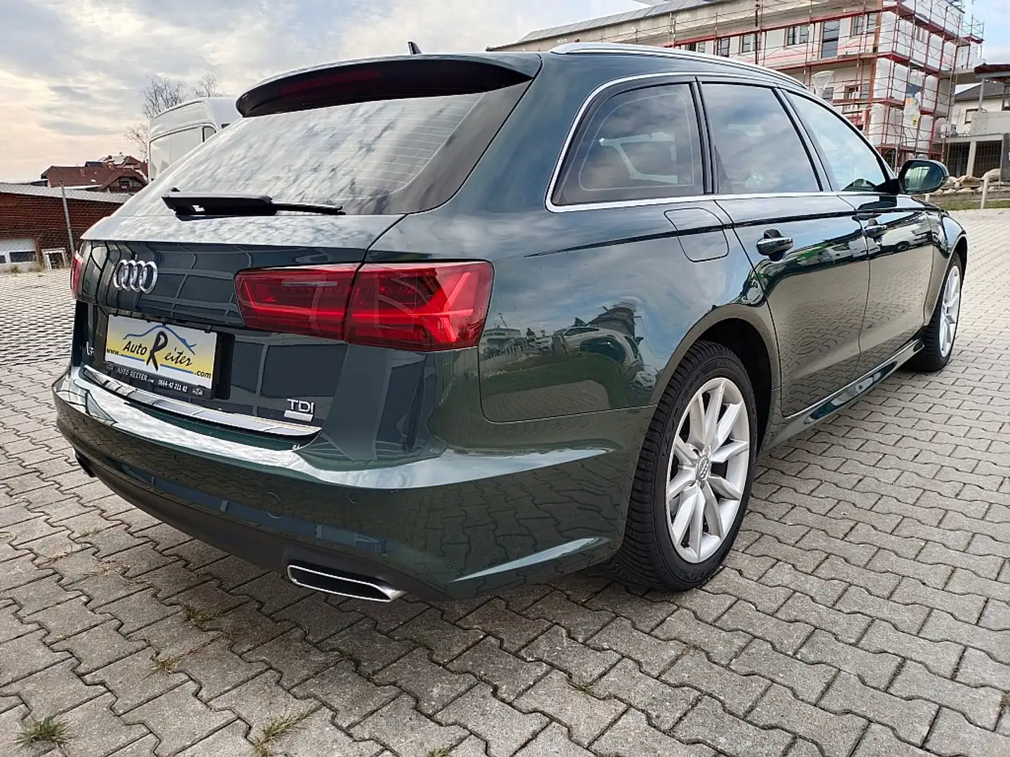Vehicle image, number 4