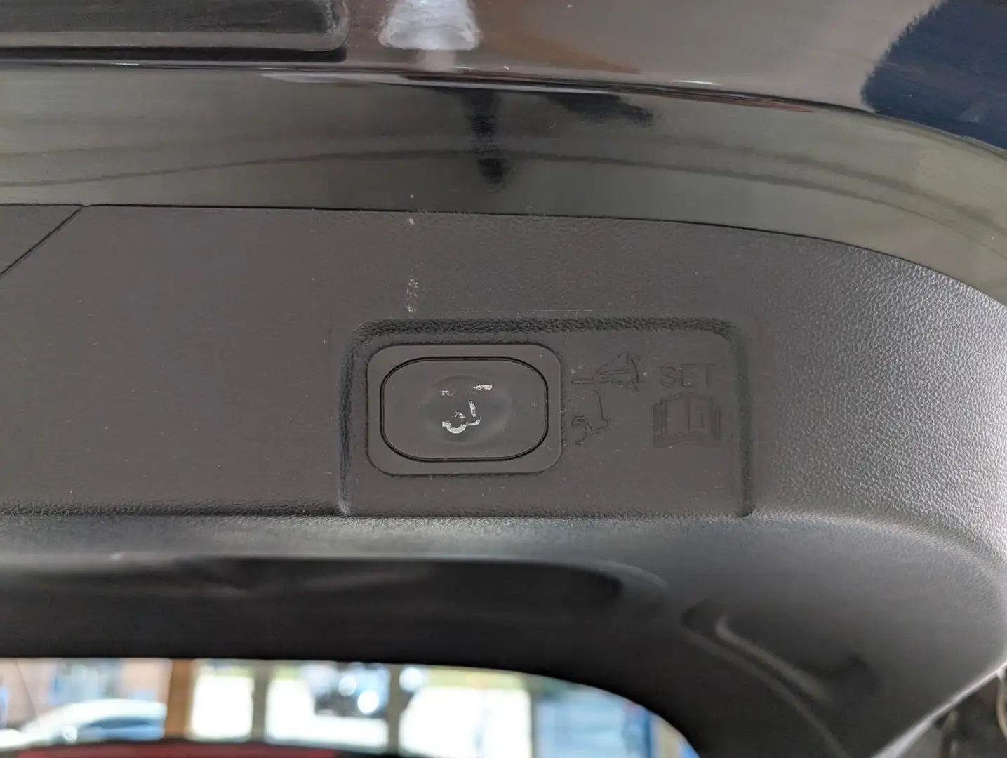 Vehicle image, number 10
