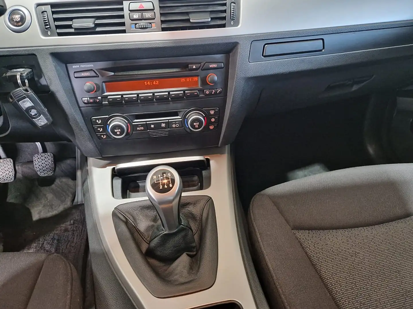 Vehicle image, number 13
