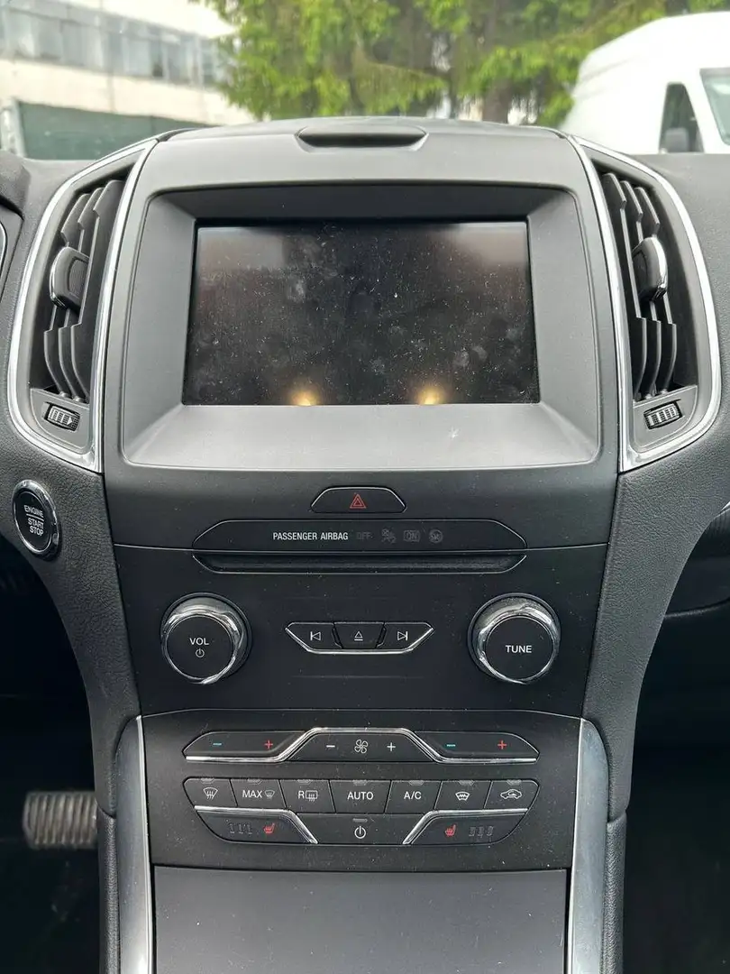 Vehicle image, number 10