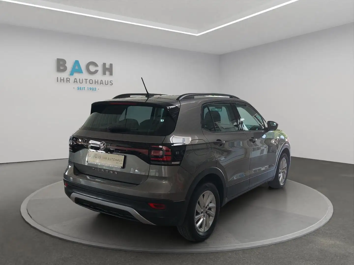 Vehicle image, number 8