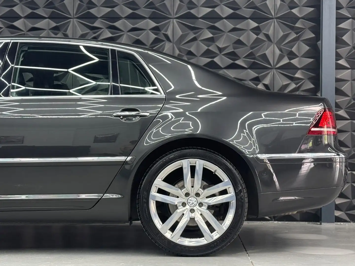 Vehicle image, number 7