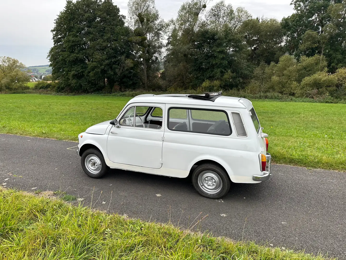 Vehicle image, number 7