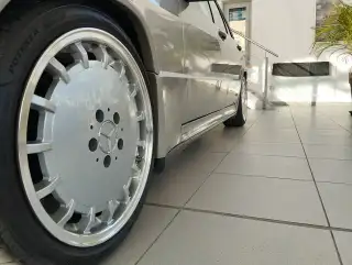 Vehicle image thumbnail, number 6