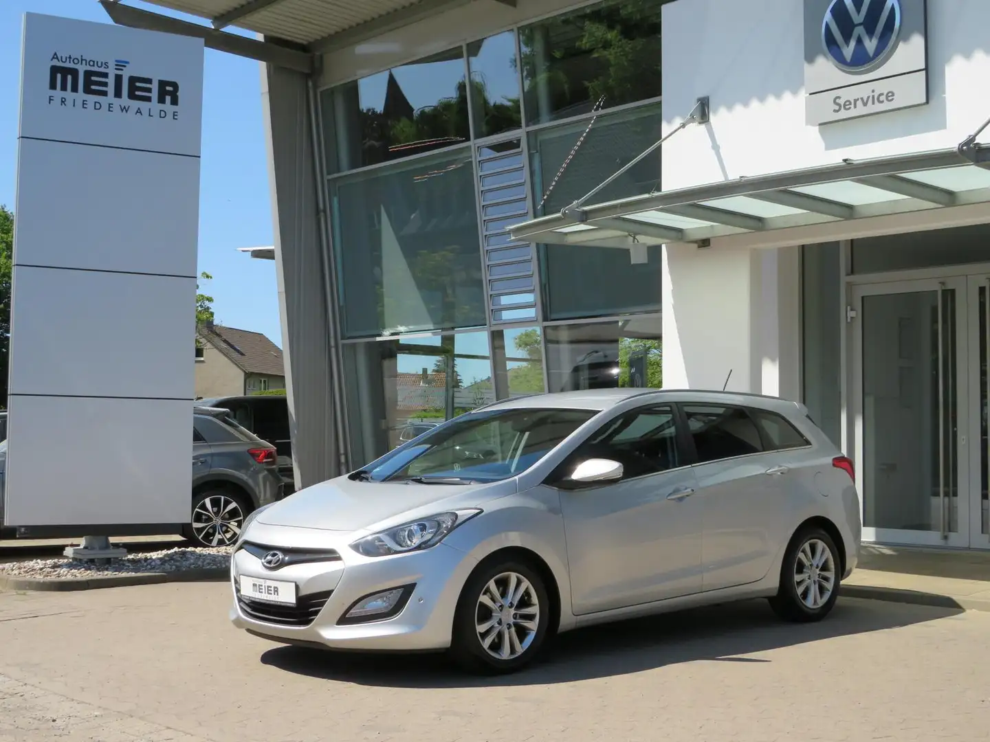 Vehicle image, number 2