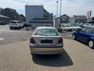 Vehicle image thumbnail, number 7