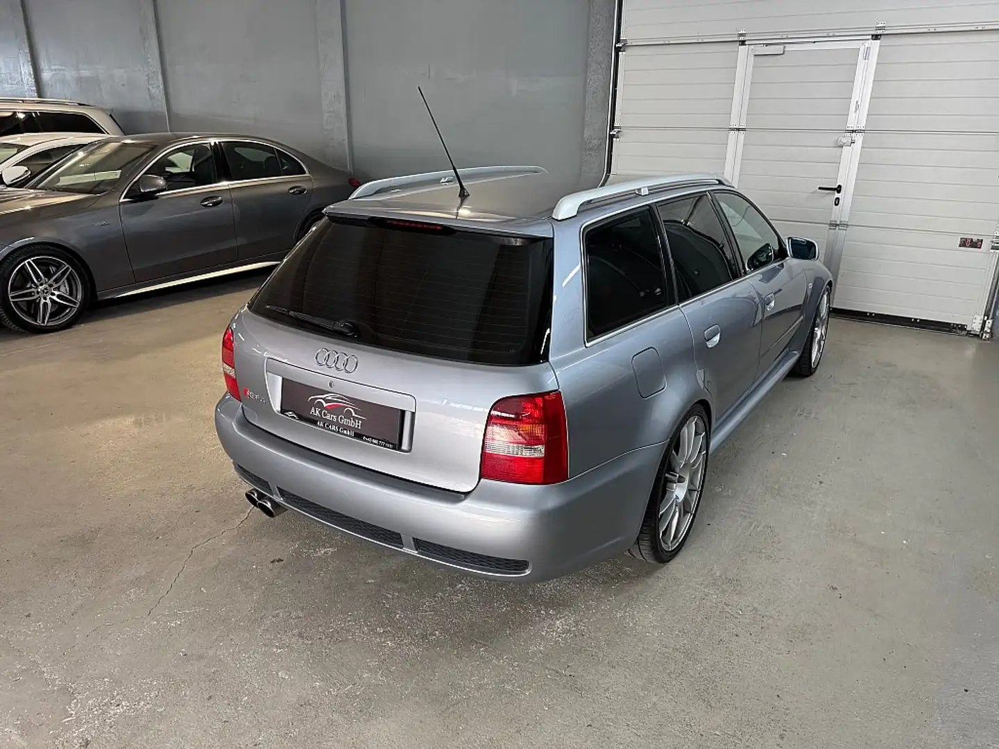Vehicle image, number 10