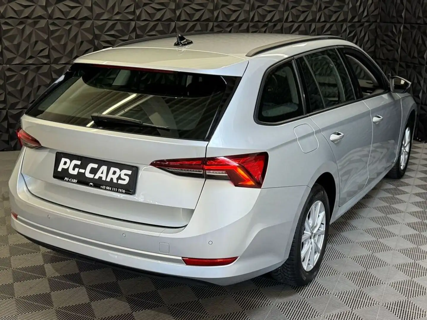 Vehicle image, number 30