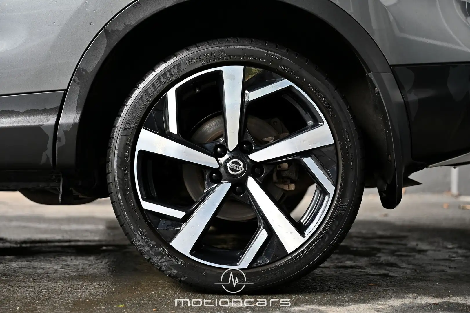 Vehicle image, number 8