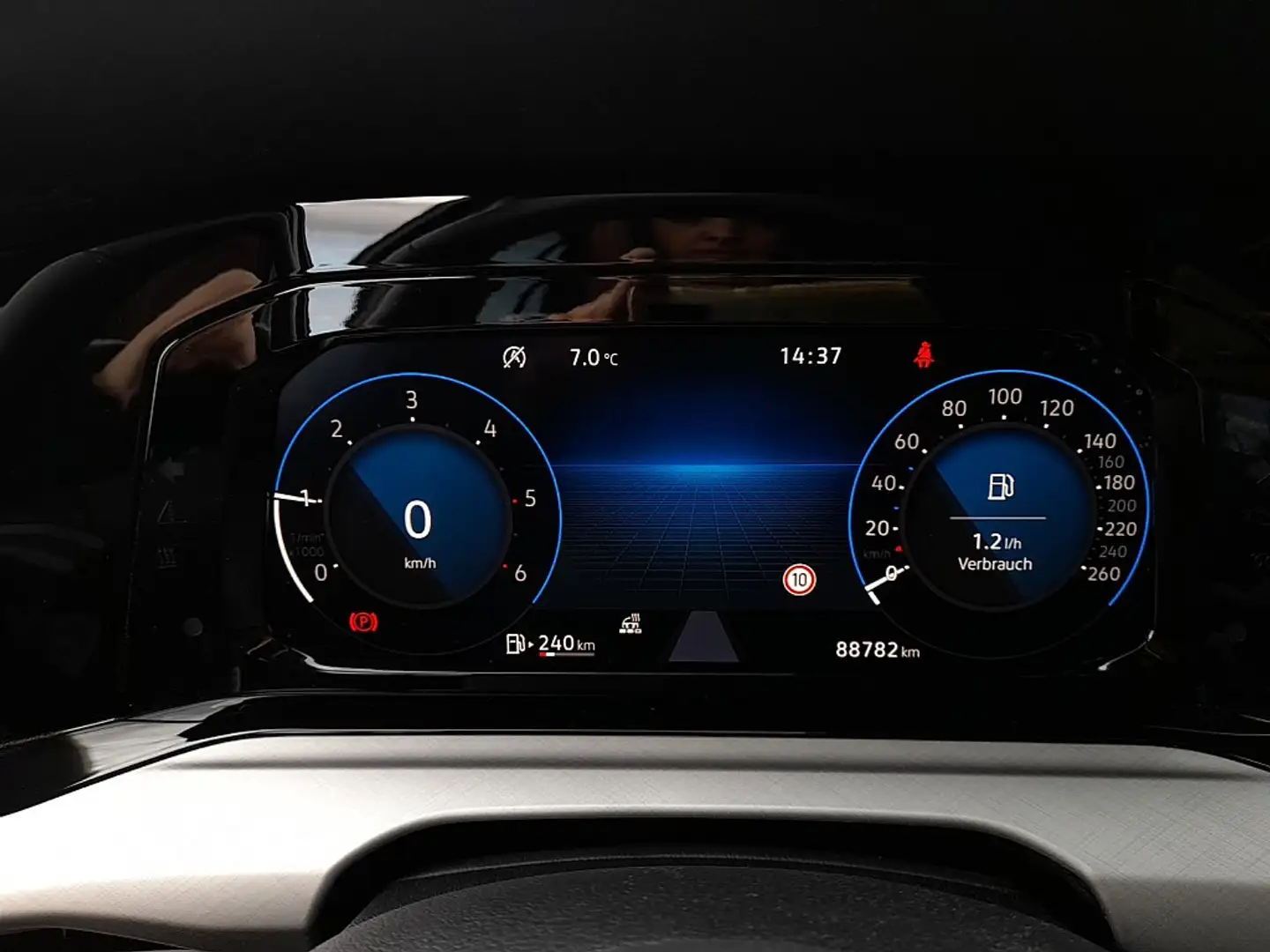 Vehicle image, number 8