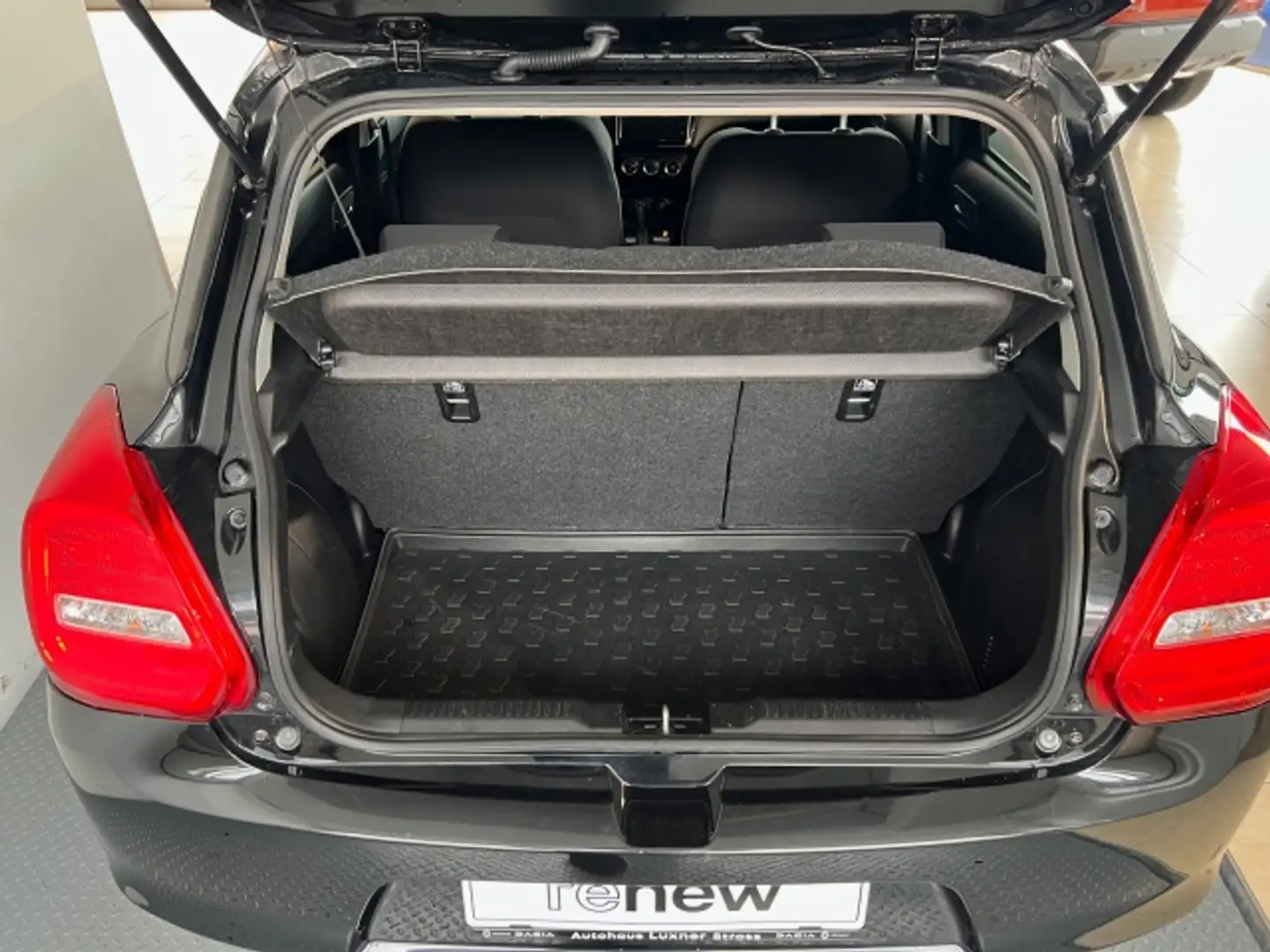 Vehicle image, number 6