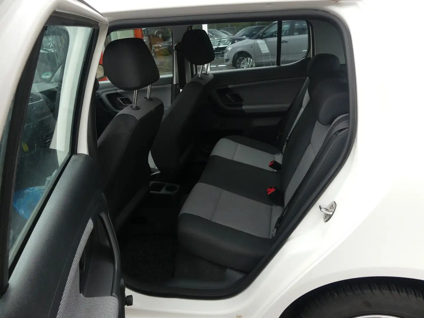 Vehicle image, number 11