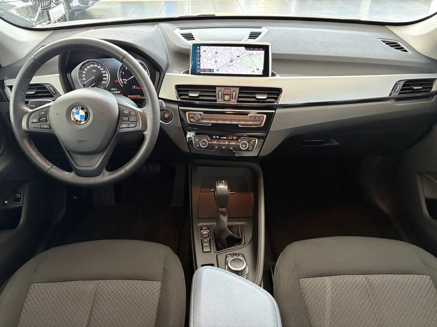 Vehicle image, number 4