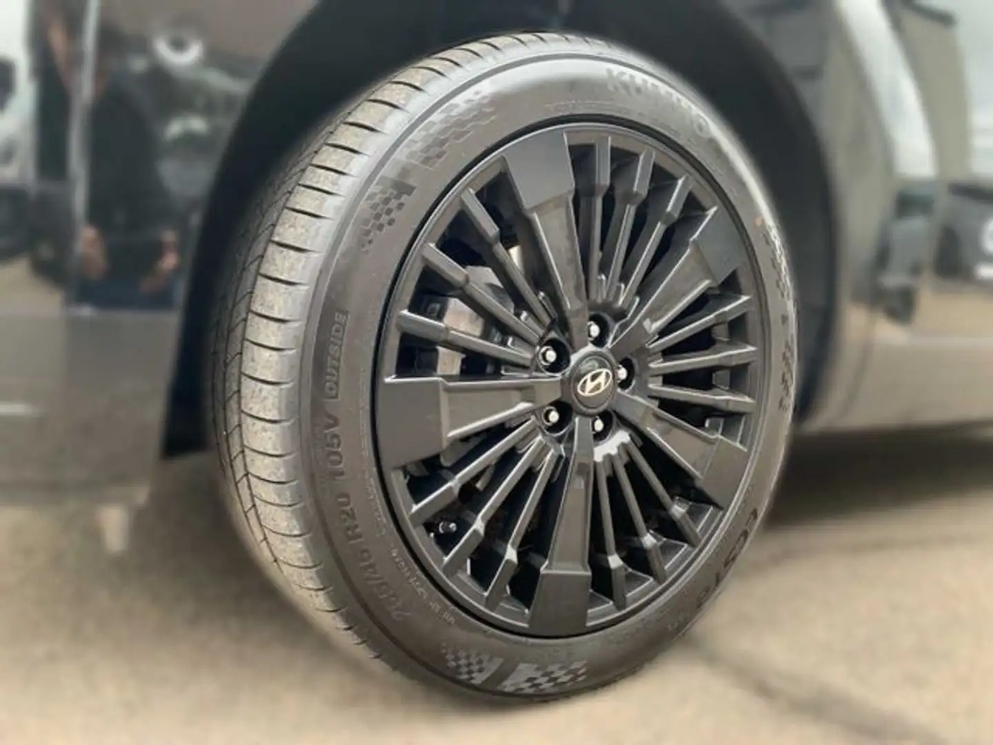 Vehicle image, number 9