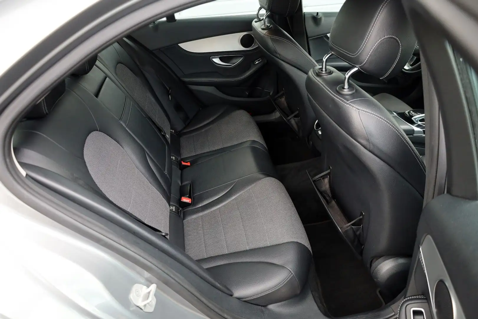 Vehicle image, number 6