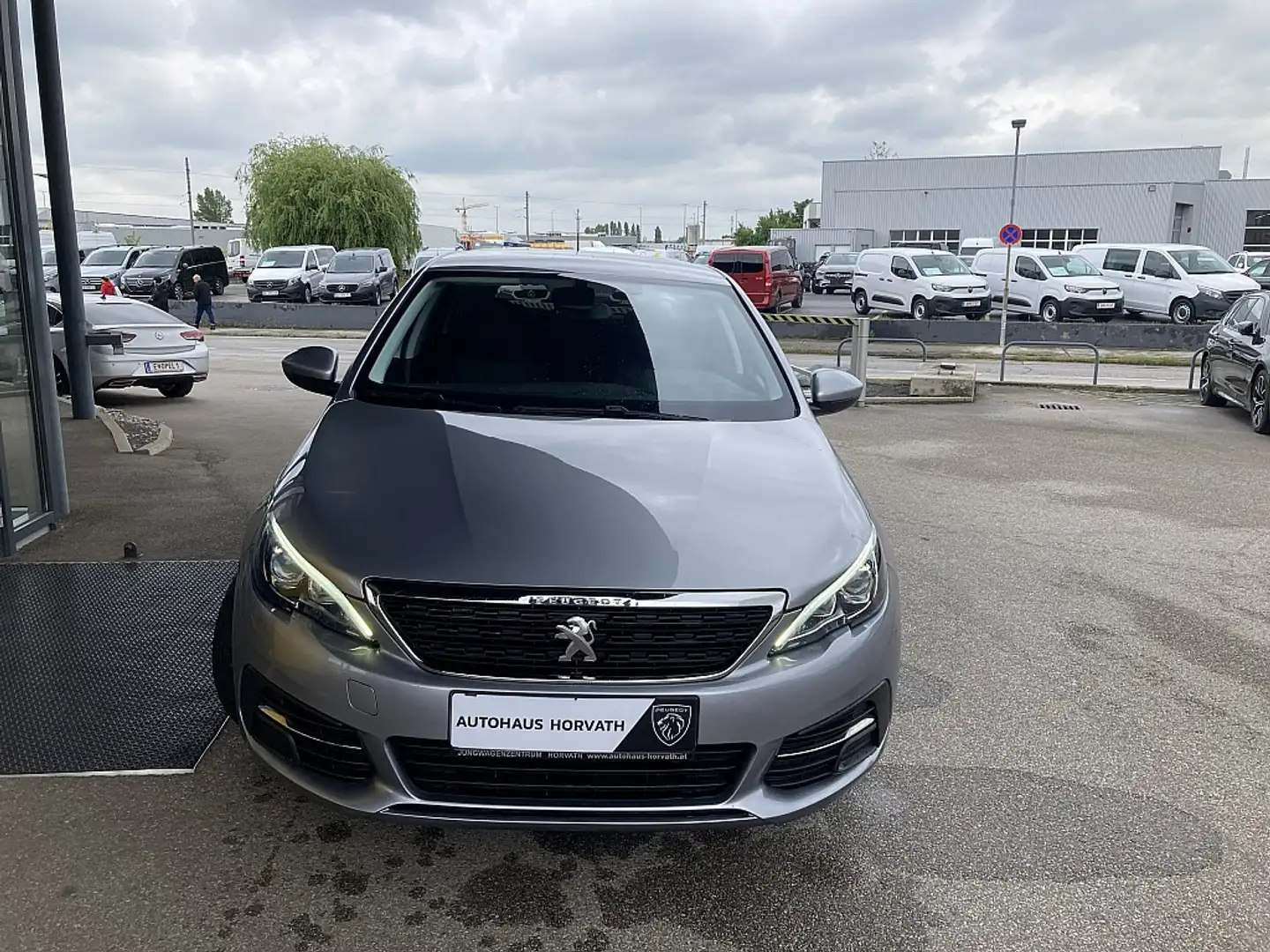 Vehicle image, number 2