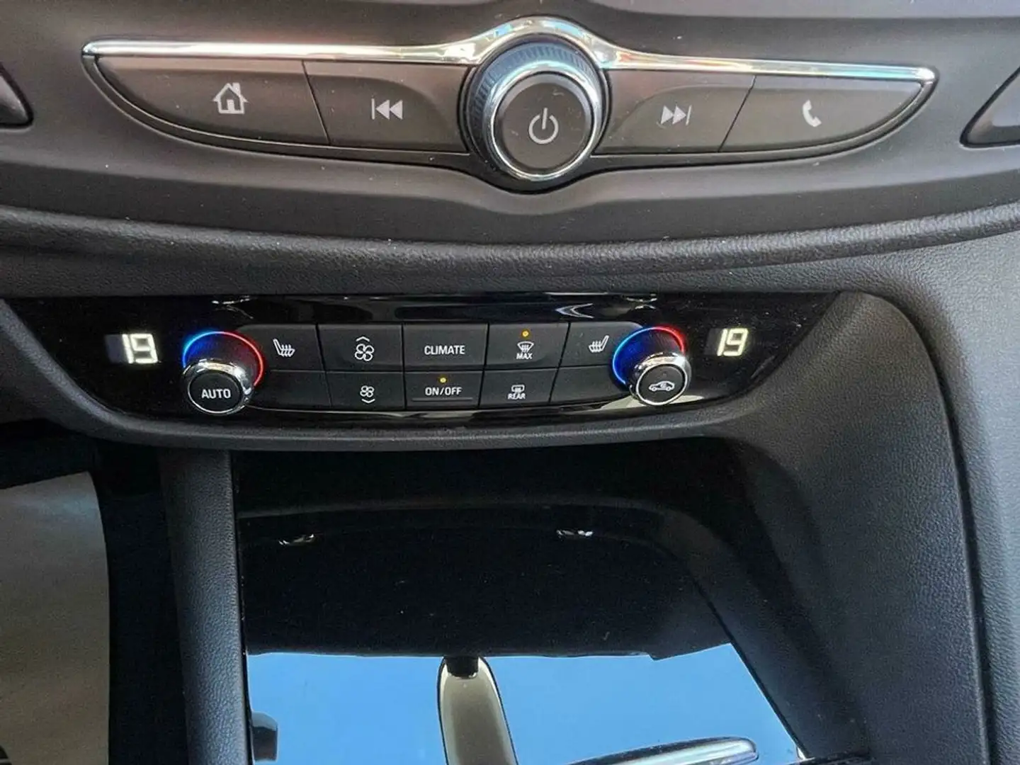 Vehicle image, number 8