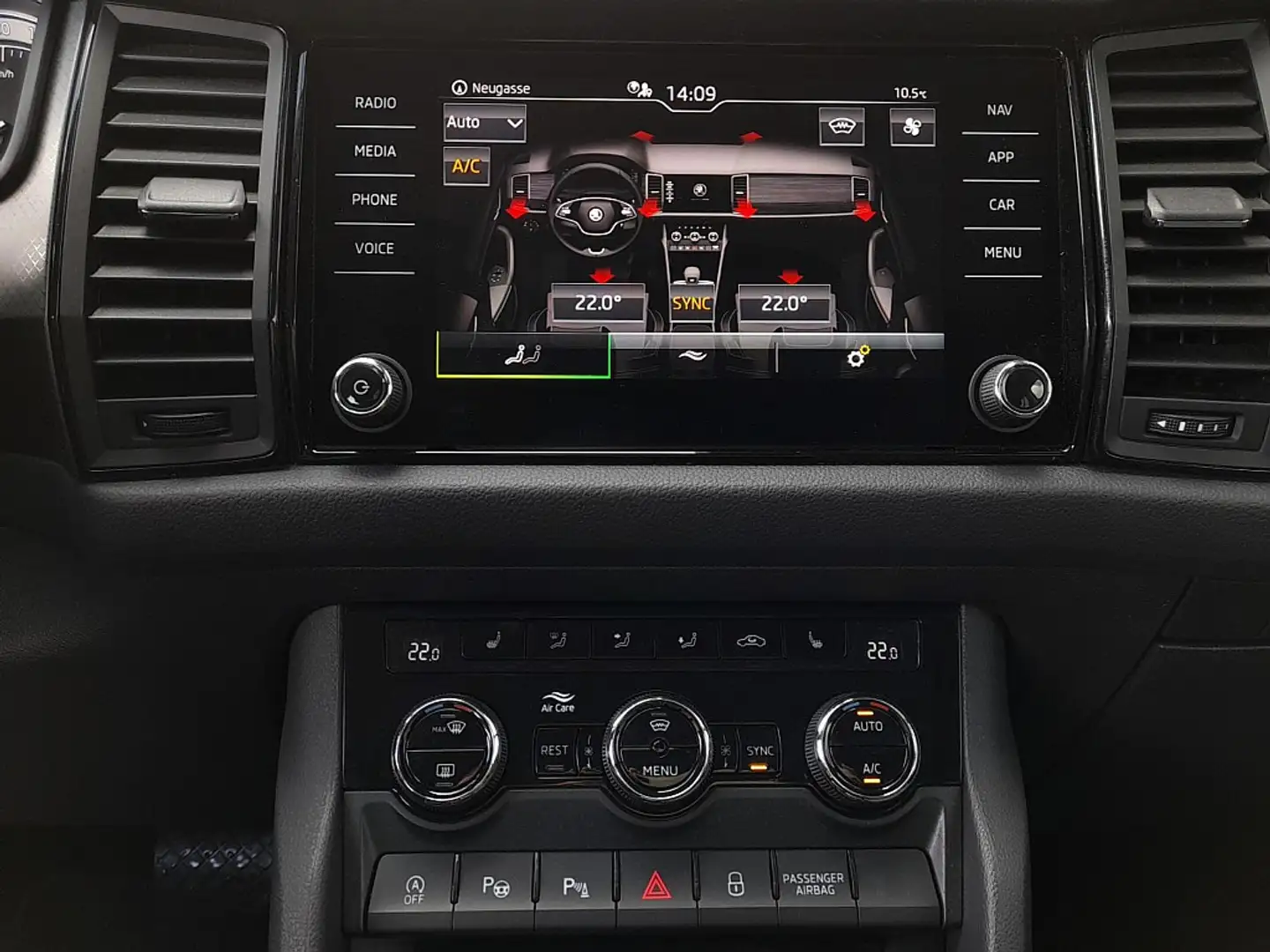 Vehicle image, number 6