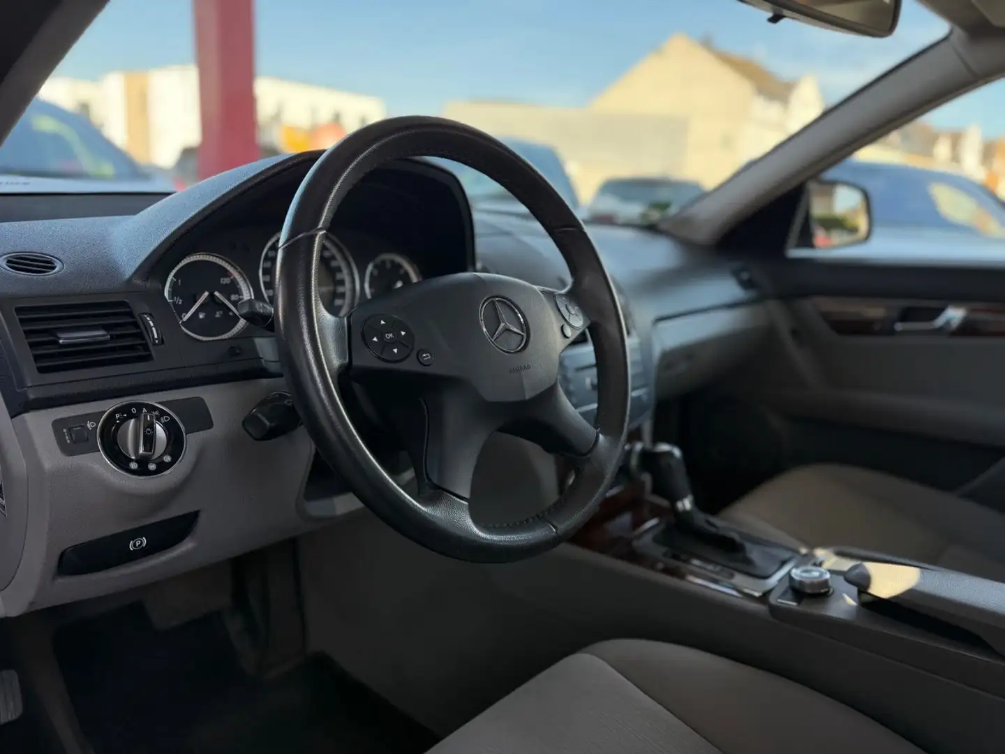 Vehicle image, number 8