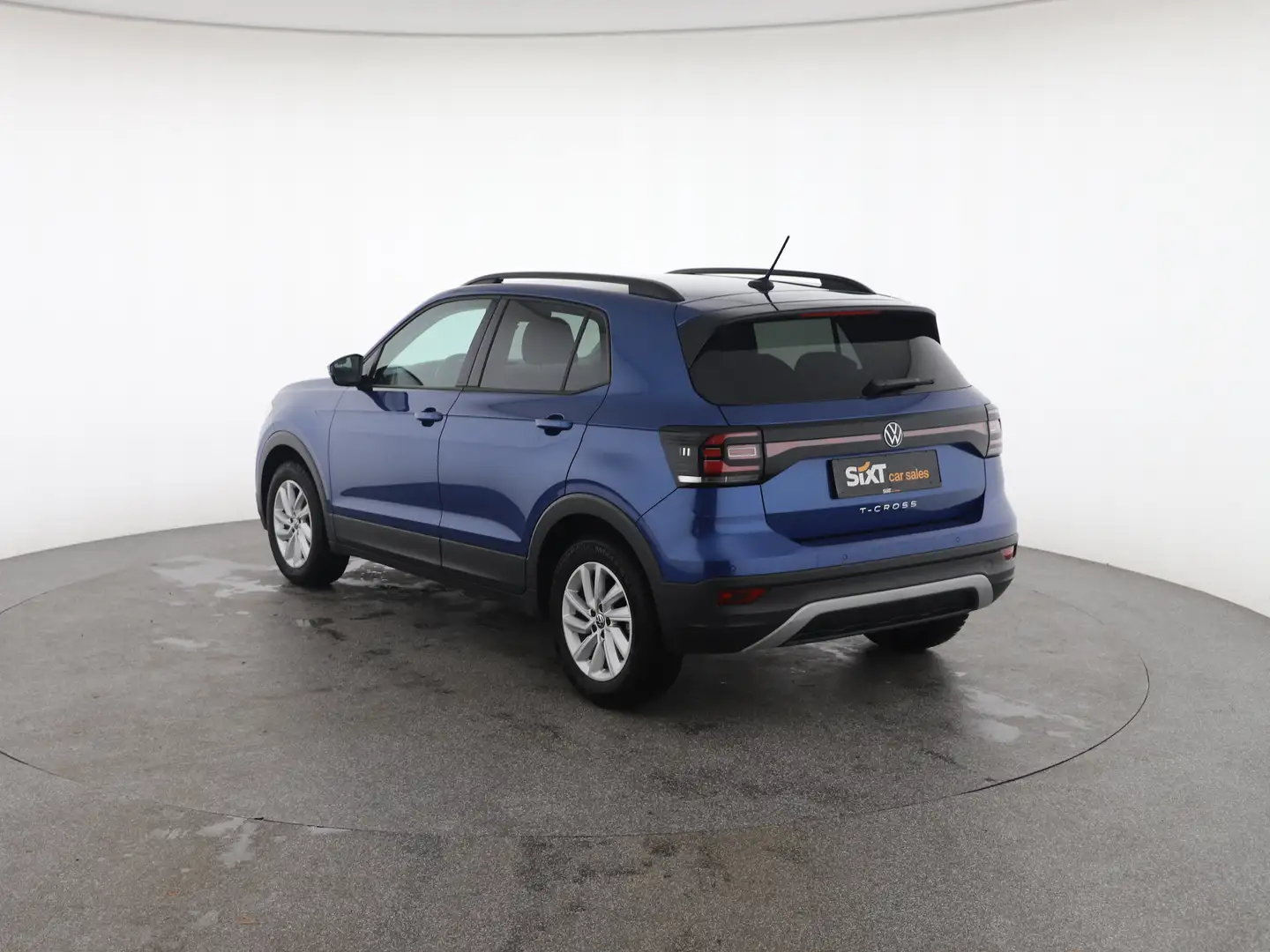 Vehicle image, number 4